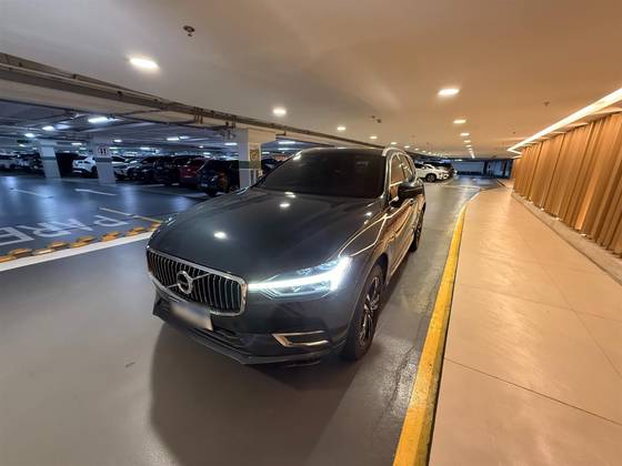 VOLVO XC60 2.0 T8 HYBRID MOMENTUM AWD GEARTRONIC VOLVO XC60 2.0 T8 HYBRID MOMENTUM AWD GEARTRONIC